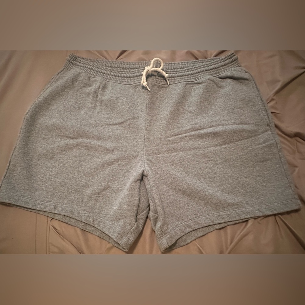 GAP- Sweat shorts, Gray. Drawstring. 5” length